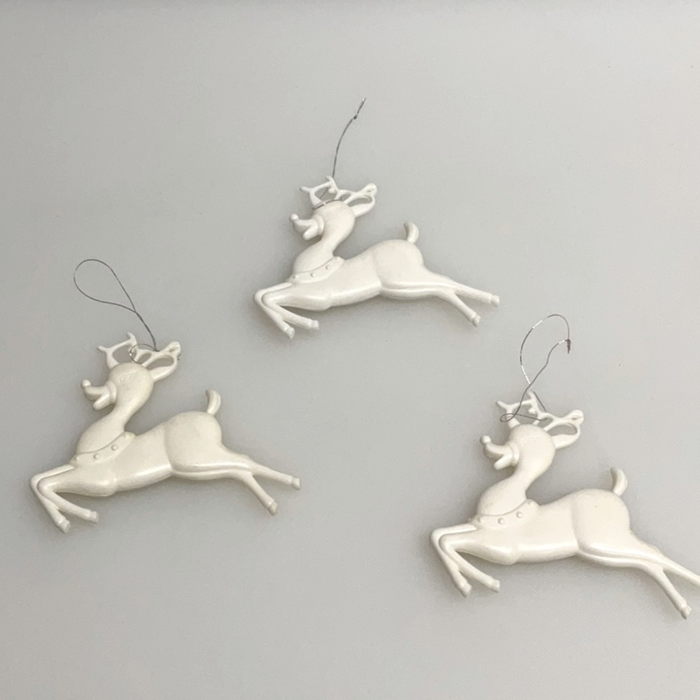 VINTAGE UNBRANDED Reindeer Ornaments Set of 3 Flying Antlers Big Noses White